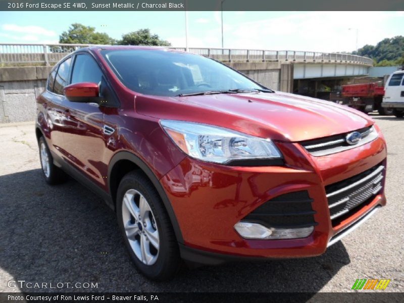 Sunset Metallic / Charcoal Black 2016 Ford Escape SE 4WD