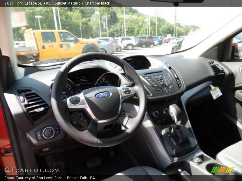 Sunset Metallic / Charcoal Black 2016 Ford Escape SE 4WD