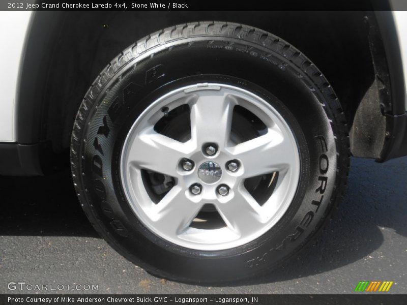 Stone White / Black 2012 Jeep Grand Cherokee Laredo 4x4