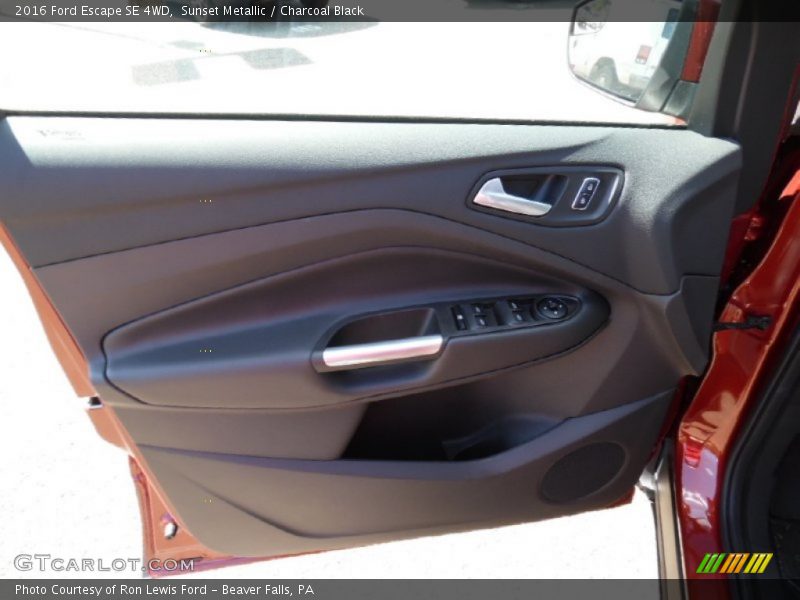 Sunset Metallic / Charcoal Black 2016 Ford Escape SE 4WD