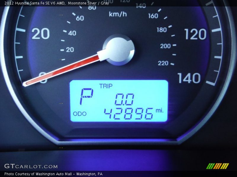 Moonstone Silver / Gray 2012 Hyundai Santa Fe SE V6 AWD