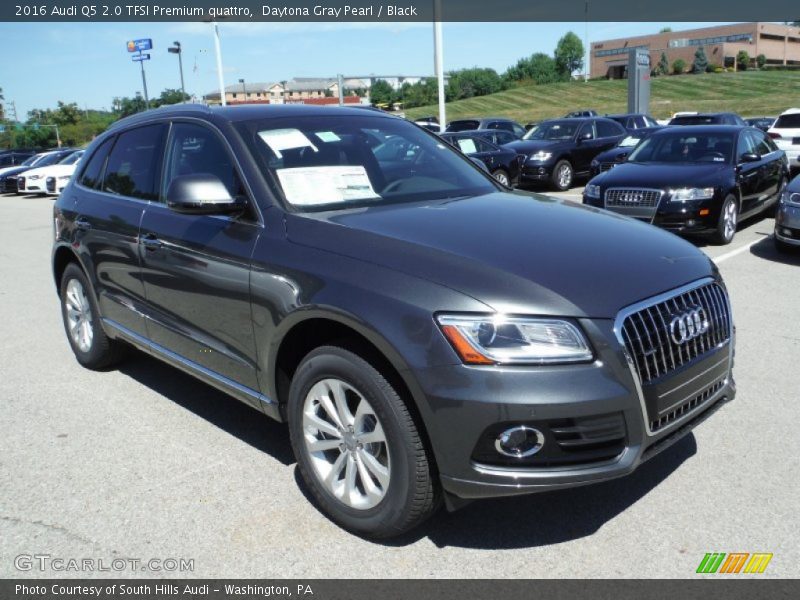 Front 3/4 View of 2016 Q5 2.0 TFSI Premium quattro