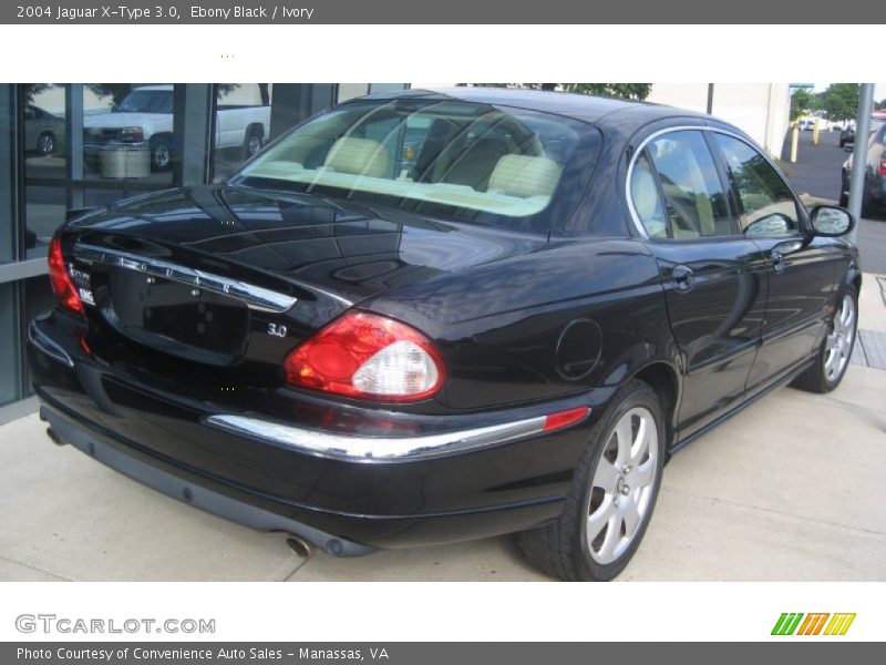 Ebony Black / Ivory 2004 Jaguar X-Type 3.0