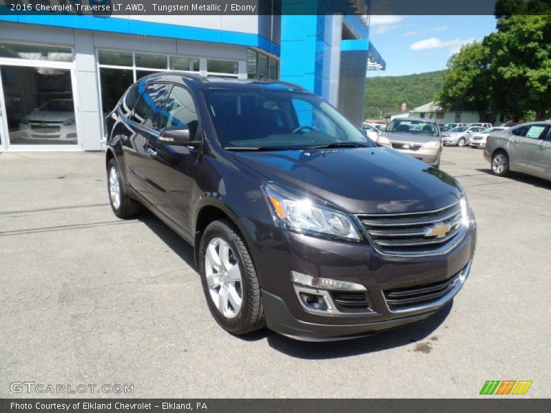 Front 3/4 View of 2016 Traverse LT AWD