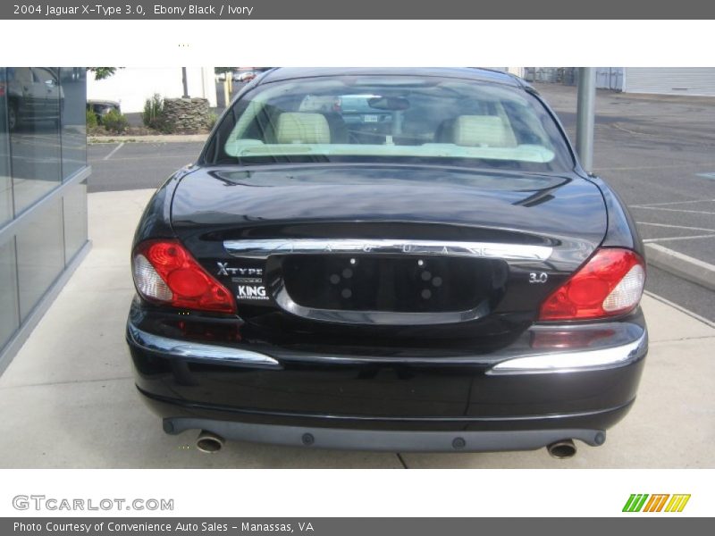 Ebony Black / Ivory 2004 Jaguar X-Type 3.0