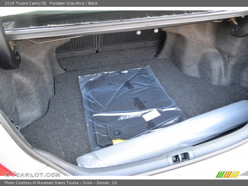 Predawn Gray Mica / Black 2016 Toyota Camry SE