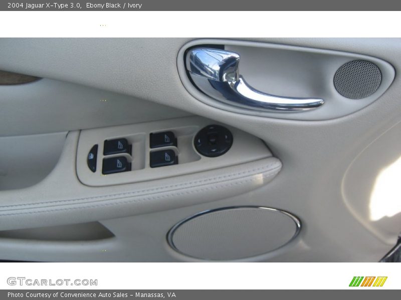 Ebony Black / Ivory 2004 Jaguar X-Type 3.0