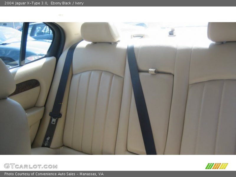 Ebony Black / Ivory 2004 Jaguar X-Type 3.0