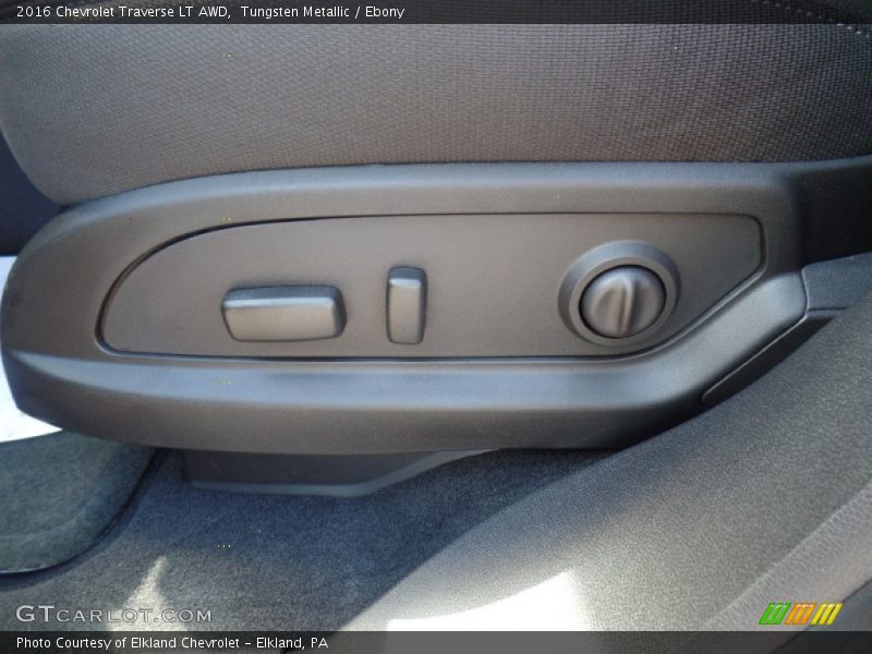 Tungsten Metallic / Ebony 2016 Chevrolet Traverse LT AWD