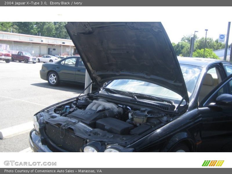 Ebony Black / Ivory 2004 Jaguar X-Type 3.0
