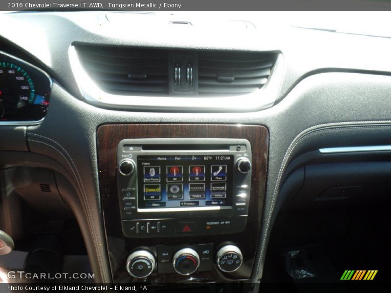 Tungsten Metallic / Ebony 2016 Chevrolet Traverse LT AWD