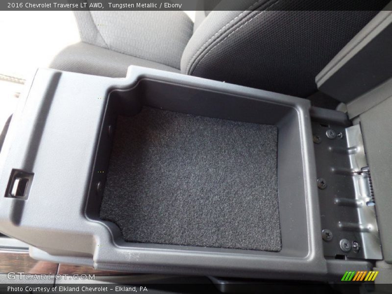 Tungsten Metallic / Ebony 2016 Chevrolet Traverse LT AWD