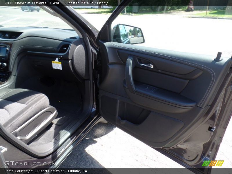 Tungsten Metallic / Ebony 2016 Chevrolet Traverse LT AWD