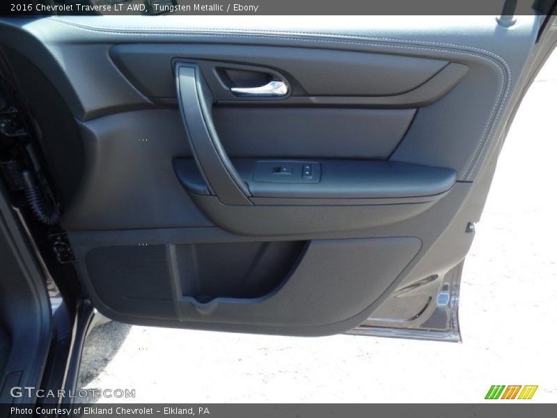 Tungsten Metallic / Ebony 2016 Chevrolet Traverse LT AWD