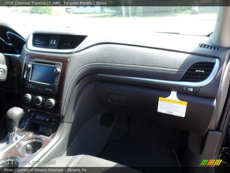 Tungsten Metallic / Ebony 2016 Chevrolet Traverse LT AWD