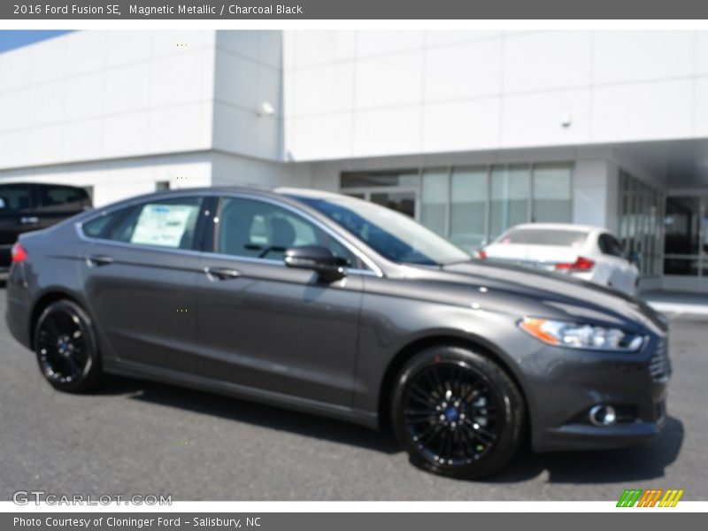 Magnetic Metallic / Charcoal Black 2016 Ford Fusion SE