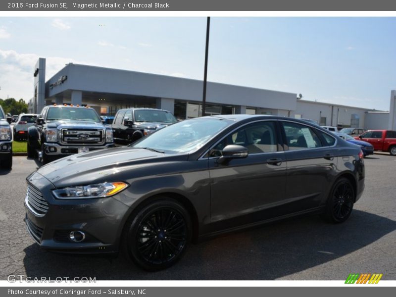 Magnetic Metallic / Charcoal Black 2016 Ford Fusion SE