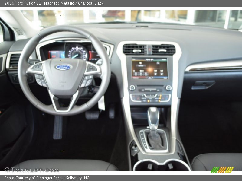 Magnetic Metallic / Charcoal Black 2016 Ford Fusion SE