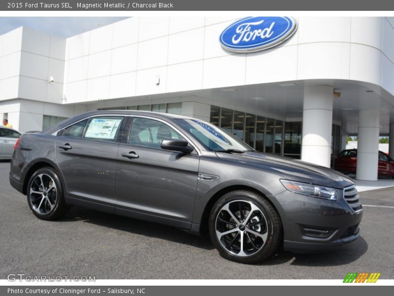 Magnetic Metallic / Charcoal Black 2015 Ford Taurus SEL