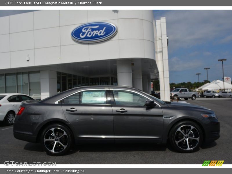 Magnetic Metallic / Charcoal Black 2015 Ford Taurus SEL