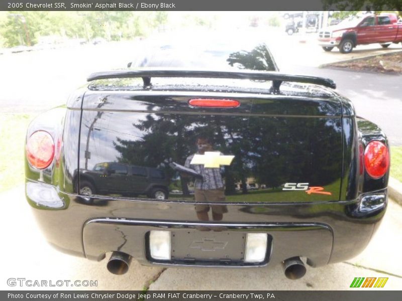 Smokin' Asphalt Black / Ebony Black 2005 Chevrolet SSR