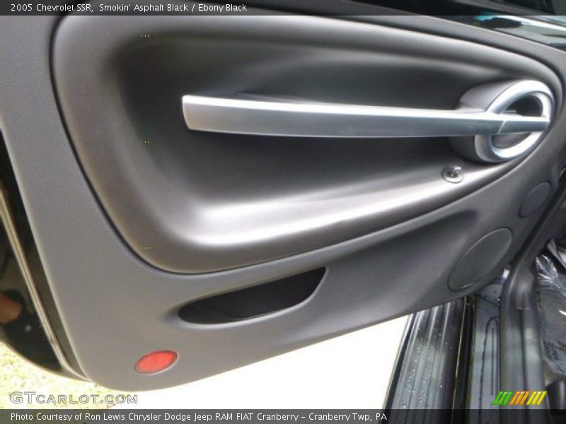 Smokin' Asphalt Black / Ebony Black 2005 Chevrolet SSR