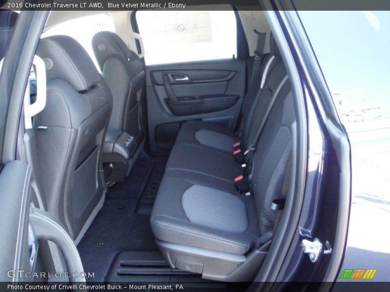 Blue Velvet Metallic / Ebony 2016 Chevrolet Traverse LT AWD