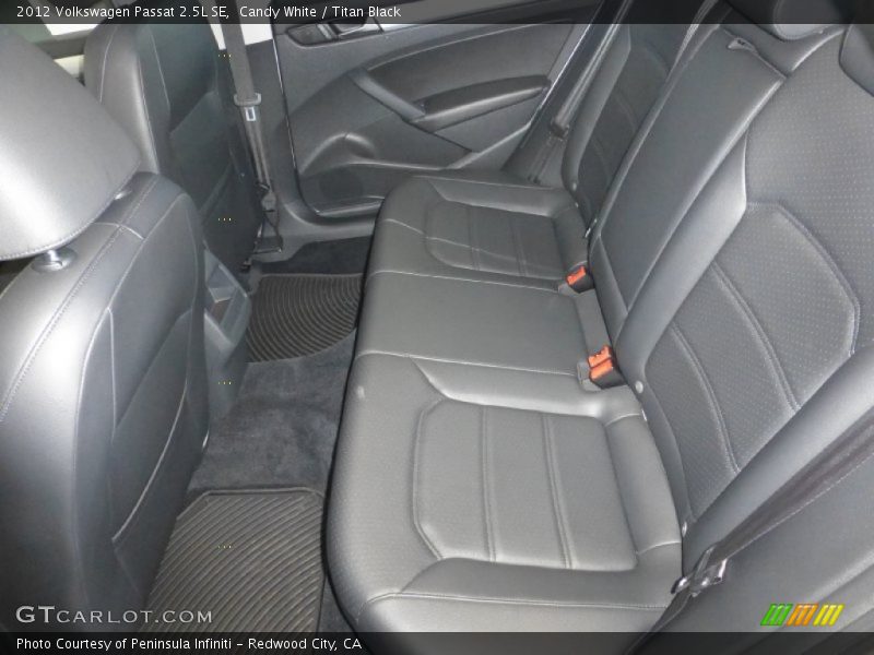 Candy White / Titan Black 2012 Volkswagen Passat 2.5L SE