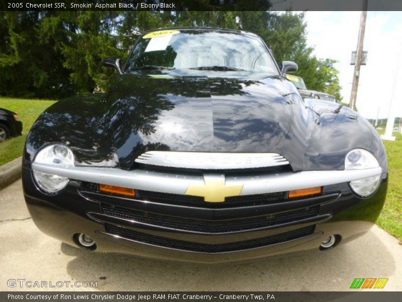 Smokin' Asphalt Black / Ebony Black 2005 Chevrolet SSR
