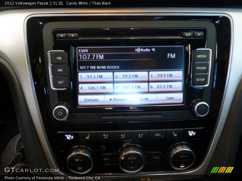 Candy White / Titan Black 2012 Volkswagen Passat 2.5L SE