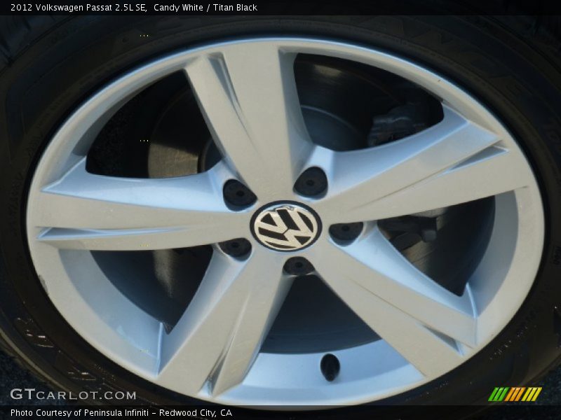 Candy White / Titan Black 2012 Volkswagen Passat 2.5L SE
