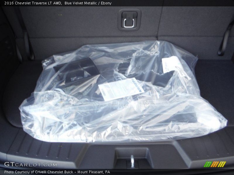 Blue Velvet Metallic / Ebony 2016 Chevrolet Traverse LT AWD