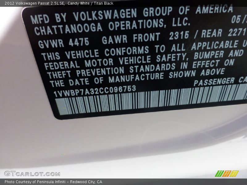 Candy White / Titan Black 2012 Volkswagen Passat 2.5L SE