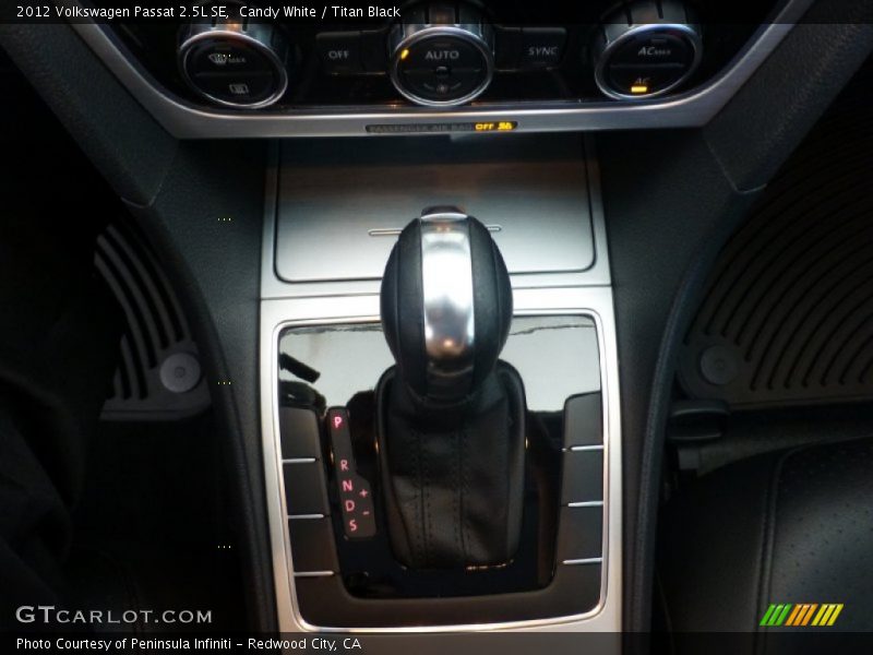 Candy White / Titan Black 2012 Volkswagen Passat 2.5L SE