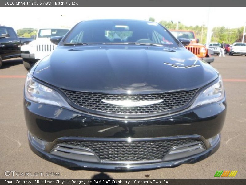 Black / Black 2016 Chrysler 200 S AWD