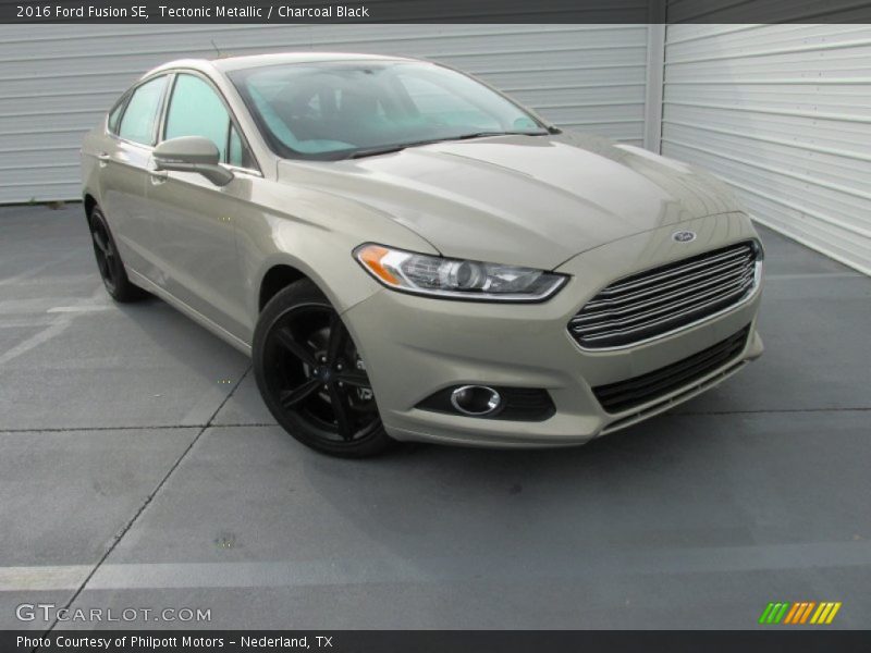 Tectonic Metallic / Charcoal Black 2016 Ford Fusion SE