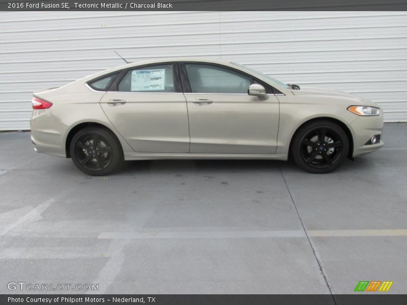 Tectonic Metallic / Charcoal Black 2016 Ford Fusion SE