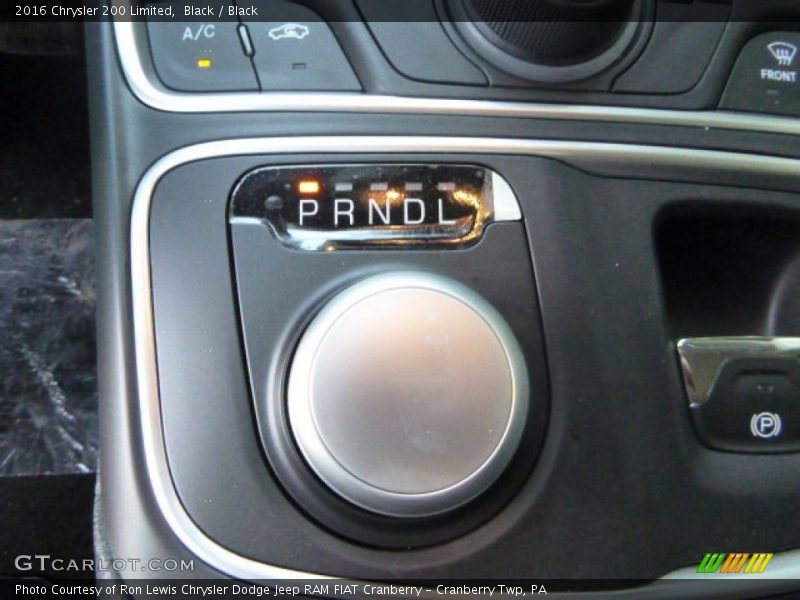 Black / Black 2016 Chrysler 200 Limited