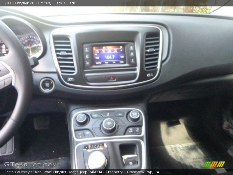 Black / Black 2016 Chrysler 200 Limited