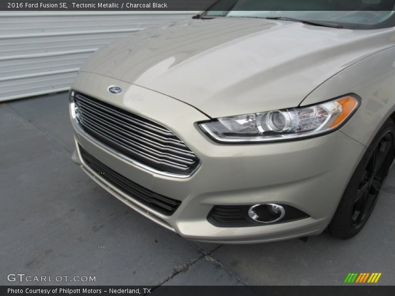 Tectonic Metallic / Charcoal Black 2016 Ford Fusion SE