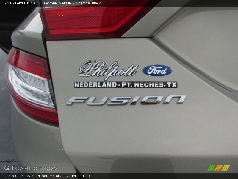 Tectonic Metallic / Charcoal Black 2016 Ford Fusion SE