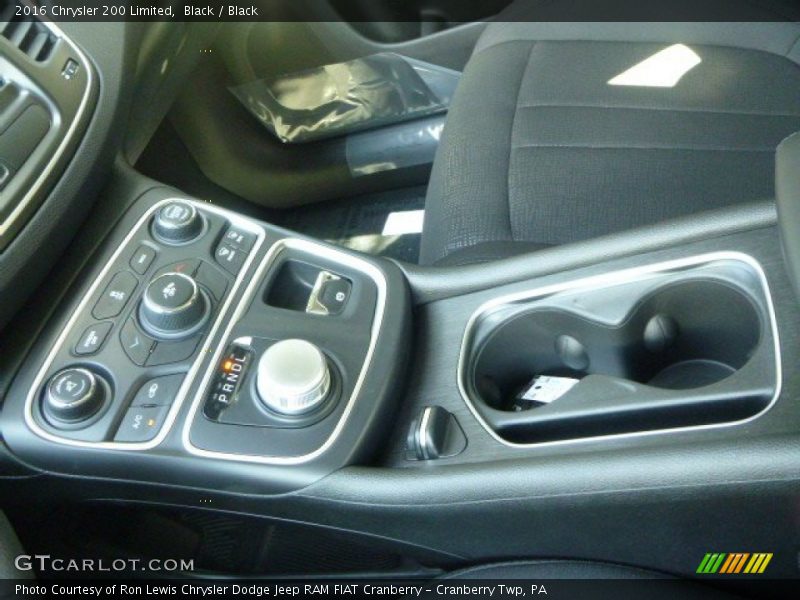 Black / Black 2016 Chrysler 200 Limited