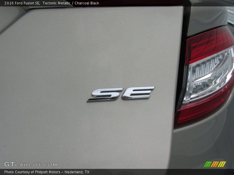 Tectonic Metallic / Charcoal Black 2016 Ford Fusion SE