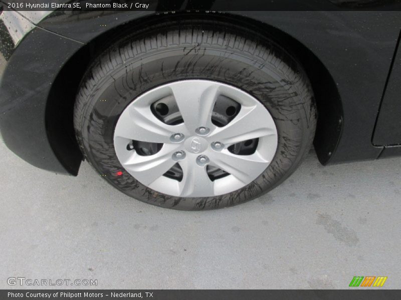 Phantom Black / Gray 2016 Hyundai Elantra SE