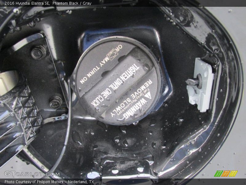 Phantom Black / Gray 2016 Hyundai Elantra SE