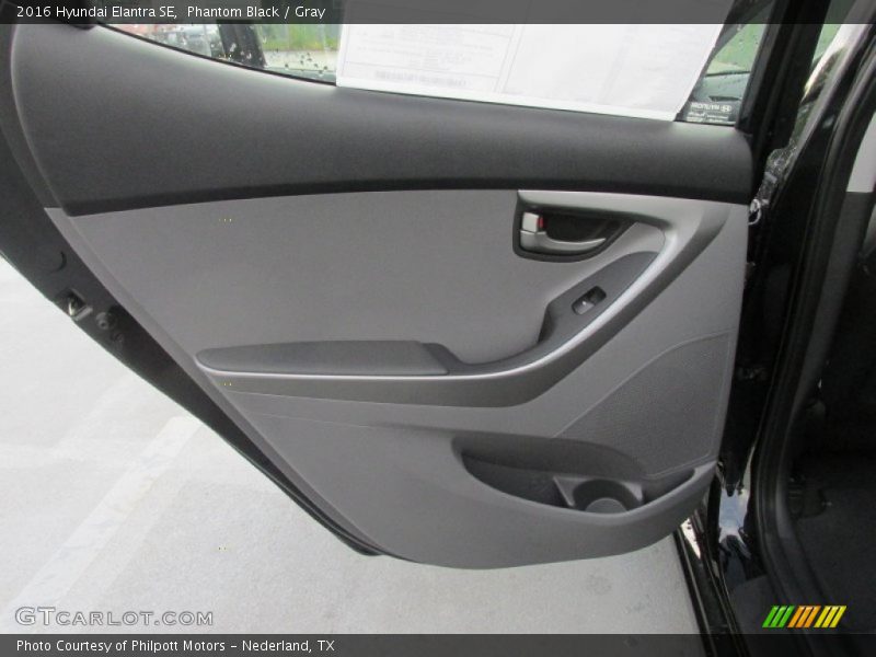 Phantom Black / Gray 2016 Hyundai Elantra SE