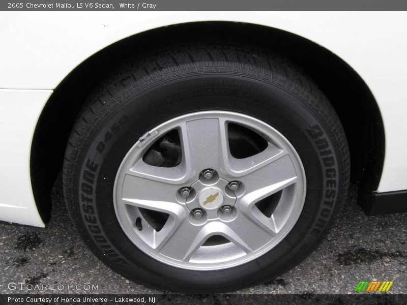 White / Gray 2005 Chevrolet Malibu LS V6 Sedan