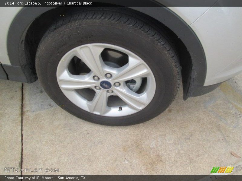 Ingot Silver / Charcoal Black 2014 Ford Escape S