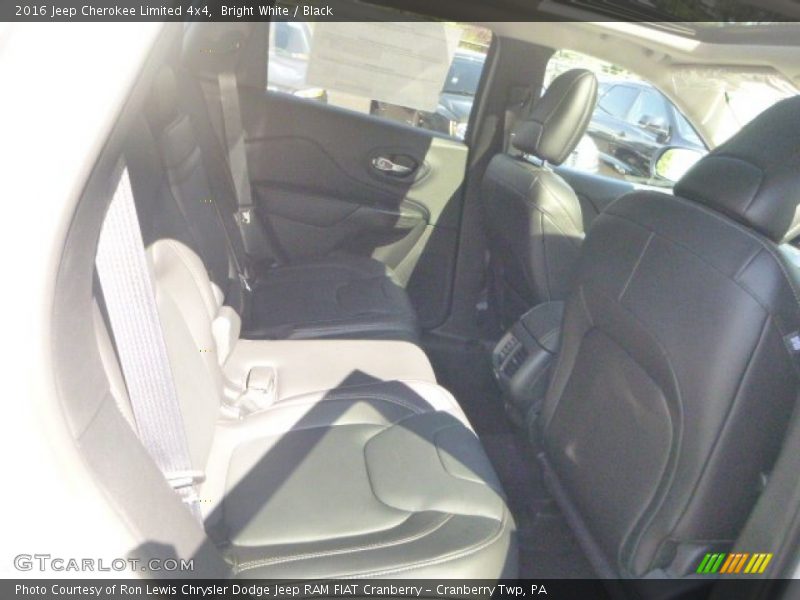 Bright White / Black 2016 Jeep Cherokee Limited 4x4