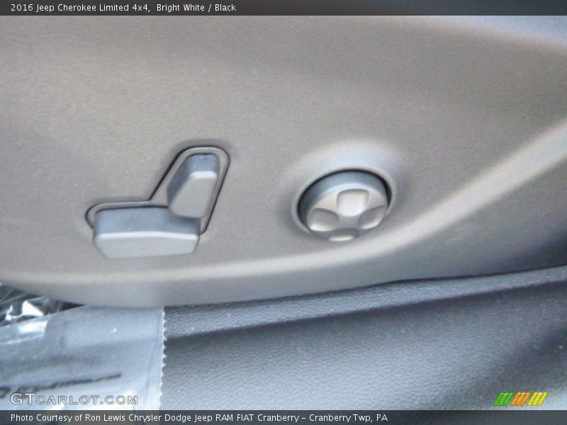 Bright White / Black 2016 Jeep Cherokee Limited 4x4
